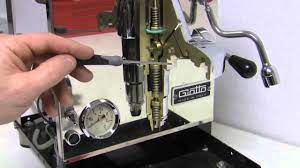 It's worked flawlessly and produced great results up until recently when i started noticing that the pressure gauge wasn't showing any pressure at the group head. Espresso Machine Pressure Release Valves Youtube