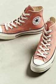 Hey dolls this is a quick & simple way to bedazzle converse. All Star Sapatos And Tenis Converse Sneakers Converse Shoes Streetwear Converse Kicks Fashion Shoes Chucks Converse Sneakers Fashion All Star Shoes