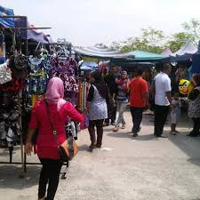 Nak beli ikan & barang basah la, sebab stok dalam peti sejuk tu dah habis. Flea Market Shah Alam Event Space