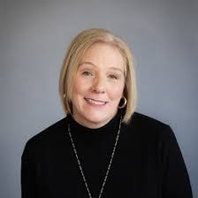 Karen Dailey's Instagram, Twitter & Facebook