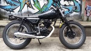 Selain dari penampilan, modifikasi motor honda gl pro juga bisa diaplikasikan untuk mesin motor agar motor anda berjalan lebih halus dan lebih kencang. Motor Classic Modifikasi Mesin Gl 100 Keren Youtube