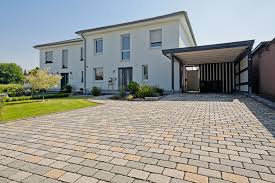 Modernes Natursteinpflaster Fur Die Garageneinfahrt Hofeinfahrt Pflastersteine Wohnhaus
