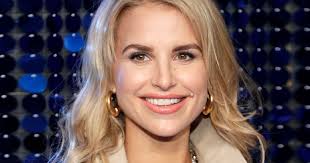 She has been married to spencer matthews since june 2018. Pippa Matthews Hallo Gigi Schwagerin Vogue Zeigt Erstes Babyfoto Bunte De