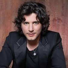 Stream Gloria Aviles Hernandez music