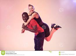 Resultado de imagen de un negrito con un blanco