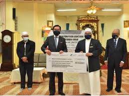 Bantuan ipt maik tidak sama dengan wang ehsan negeri kelantan kerana bantuan ipt hanyalah untuk diploma dan ijazah manakala bantuan wang ehsan negeri kelantan untuk diploma, ijazah, asasi, dan juga matriks. Maik Peruntuk Rm39 2 Juta Bantu Asnaf
