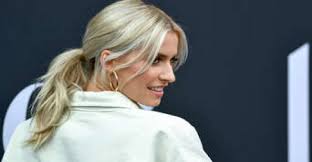 Doch das foto kommt nicht bei allen fans gut an. Lena Gercke Post A Holiday Photo In The Tight White Grandma Bathing Suit Fans Complain