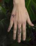 But some bold tattooers get really creative and go for aliens, music notes, superhero symbols, or a really meaningful word. 50 Small Hand Tattoo Ideas From Cute To Edgy Cafemom Com