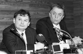 Oficjalny profil centrum kultury w piasecznie Jaroslaw Kaczynski Porozumienie Centrum Pierwsza Partia Jaroslawa Kaczynskiego Polityka Newsweek Pl