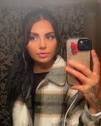 Alexa Mullen's Instagram, Twitter & Facebook