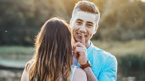 Jatuh cinta padamu semudah manghembuskan nafas, namun melupakanmu sesulit menahan nafas. 40 Kata Kata Bijak Untuk Cinta Tanpa Restu Siap Hadapi Kenyataan Ragam Bola Com