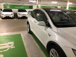 With about seven minutes walking distance from järla station and ten minutes from nacka forum you will find nacka simhall. Nacka Forum Plugshare