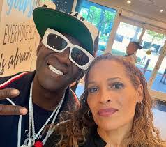 Ali Walls's Instagram, Twitter & Facebook