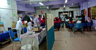 Kalau di klinik kesihatan ibu dan anak, dah tak perlu nak buat oncall pada waktu malam. Perkhidmatan Kesihatan Ibu Hamil Dan Anak Diteruskan Metrotv