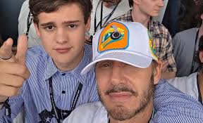 Rompió el silencio Bautista, el hijo mayor de Benjamín Vicuña, tras el  escándalo de su padre con la China Suárez: "Yo y mis hermanos sabemos bien  quién es"