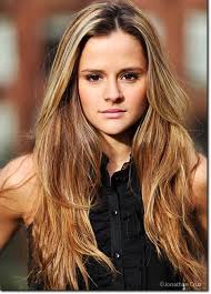 All about celebrity Larissa Albuquerque! Birthday: 15 October 1992, Recife,  Pernambuco, Brazil! Fusion Movies