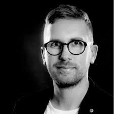 Hip hop kristallisierte sich schon früh als seine leidenschaft. Christopher Wiedemann Wie Du Als Arbeitnehmer Mittels Einer Immobilie Dir Ein Einkommensstrom Aufbaust Www Damds De Xing