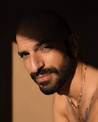 Here's a look at the process crafting a very special commission for my  favorite old man in New York City, @pierrelepetitfou. 🐾 I made this  entirely custom design from solid 18k white