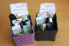 Diy Hochzeits Tipp Nr 1 Notfallkorbchen Fur Die Hochzeitsgaste Hochzeits Tipps Notfallkorbchen Hochzeit Hochzeitsgaste
