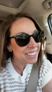 🌮 TACO TUESDAY 🌮 This simply homemade meal is so easy and so good! I  prefer just the meat, veggies and avocado crème