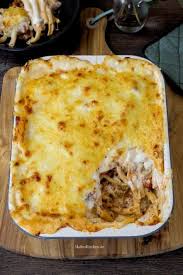 Goldgelb Uberbackener Maccaroni Auflauf Mit Hackfleisch Rezept Makkaroni Auflauf Mit Hackfleisch Rezepte Und Maccaroni Auflauf
