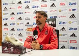 Arrascaeta descolou passe para o camisa 9, que invadiu a área e chutou forte. Flamengo Fecha Patrocinio Com Servico De Streaming Directv Go Mkt Esportivo