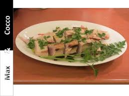 Sistemateli in una ciotola con olio evo, aglio tagliato a fette, succo di limone e prezzemolo tritato. Filetto Di Tonno Alla Piastra Come Preparare A Casa Il Filetto Di Tonno Youtube