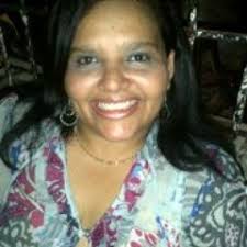 Listen to playlists featuring 01. Se Necesita Uno Que Sueñe by Berta Alfaro  Castro online for free