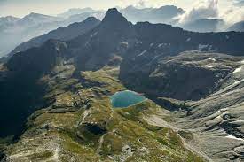 Auch die ambitionierten bergfreunde kommen auf ihre kosten. 3 Seen Wanderung Vals Das Bergdorf