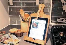 Wooden Book Or Tablet Holder From Antiquefarmhouse Com Http Www Antiquefarmhouse Com Current Sale Events Kitchen1 B Derzhatel Dlya Plansheta Ukrasheniya Idei