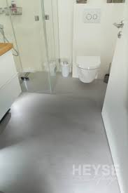 Badezimmer in warmen neutralen nuancen gestalten. Fugenloser Bad Boden In Betonoptik Tolle Referenzfotos Meinmaler Partner Netzwerk