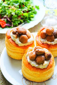 Bouchee A La Reine Vol Au Vent Facile Aux Delices Du Palais Vol Au Vent Alimentation Viande Hachee