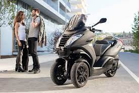 Three wheeler electric mobility scooter handicapped tricycle motorcyclertrotinette electrique 3 roues. Tout Savoir Sur Ces Maxi Scooters Trois Roues L5e Conduisibles Avec Un Simple Permis B Auto