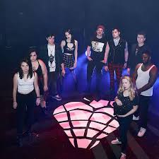 Genesius Theatre performs Green Day's rock musical 'American Idiot' in  outdoor event