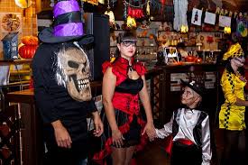 Maybe you would like to learn more about one of these? Strashno Veselyj Maskarad Hellouin V Kantri Picture Of Country Pizza Ussuriysk Tripadvisor