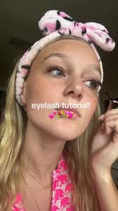 Blonde Short Hair Girl Pong Eyelashes Makeup Tutorial