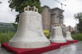 Clopotul gigant care ar avea basorelief cu patriarhul daniel: Clopotul Cel Mare Al Catedralei Mantuirii Neamului Va RÄsuna Pentru Prima OarÄ SambÄtÄ Stiri Pe Surse Cele Mai Noi Stiri