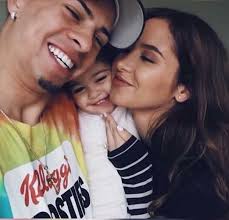 Austin (LEFT) Elle (MIDDLE) Catherine (RIGHT) ••• AceFamily Hey  AceFamilyyy!!