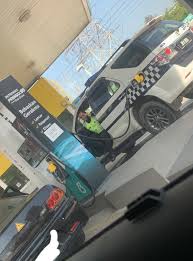 Ia mengawali kariernya sebagai seorang tukang las, sebelum bekerja di kereta minyak di doyon drilling. Zamir Mohyedin On Twitter 1 Penggunaan Telefon Di Stesyen Minyak Tidak Mengakibatkan Kebakaran 2 Stesyen Minyak Telah Pun Pasang Papan Tanda Nak Guna Telefon Guna Dalam Kereta Jadi Gambar Ini Tiada Masalah