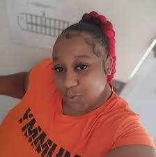 Ashley Echols's Instagram, Twitter & Facebook