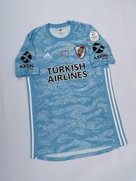 Viernes, 8 de marzo de 2013. Camiseta Celeste De Arquero Armani Final Copa Argentina 2019