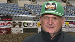 Wow! Fan hits full-court golf putt to win $10K at halftime of Minot  basketball game