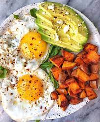 Erinliveswhole S Simple Sunny Plate Of Goodness Is Those Perfect Eggs And Roasty Sweet Healthy Breakfast Recipes Healthy Sunny Side Up Eggs Recipe