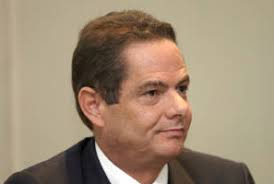 El mercado accionario en colombia no crece como en otros países, pero las cosas tenían que cambiar. Se Reunio El Ministro Vargas Lleras Con Martin Llanos Verdadabierta Com