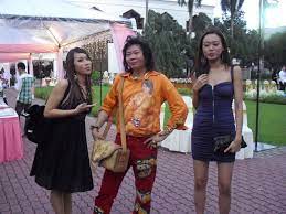 It is currently consists of sharafuddin of selangor and his close relations. Kee Hua Chee