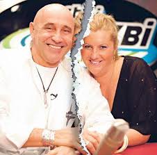 Pataki or pataky is a hungarian surname that literally means from patak. Pataky Attila Elhagyta Csaladjat Blikk