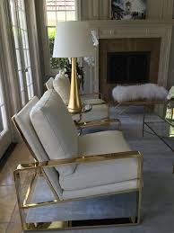Gold With White Leather Creates Glamour At Its Best Ev Ic Mekanlari Tasarim Oda Mobilya