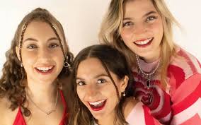 SHEISA presenta el latin pop 'Reloj'