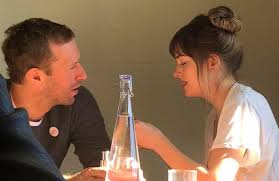 Qui n'a pas encore entendu parler de « 50 nuances de grey », ce roman érotique qui a nous ne sommes pas que simples spectateurs, mais bel et bien acteurs dans la sexualité de l'autre. Avec Qui Les Acteurs De 50 Nuances De Grey Sont Ils En Couple Cosmopolitan Fr