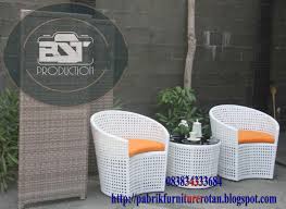 Desain Kursi Teras Minimalis Cek Bahan Bangunan Teras saat ini tidak hanya berfungsi sebagai wajah dari rumah saja. cek bahan bangunan
